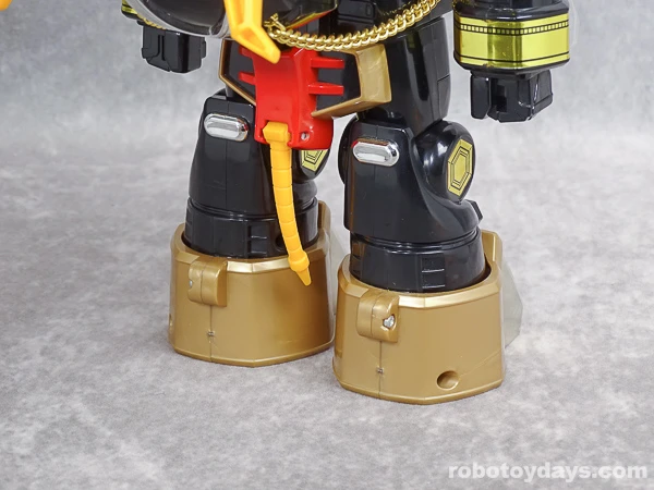 DX lower legs with gold rounded foot sections before their turning transformation.