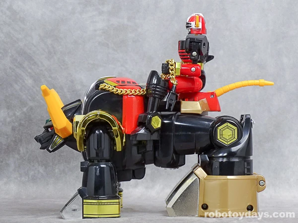 Original DX Heavy Knight seated on GoTaurus, shown from the side.