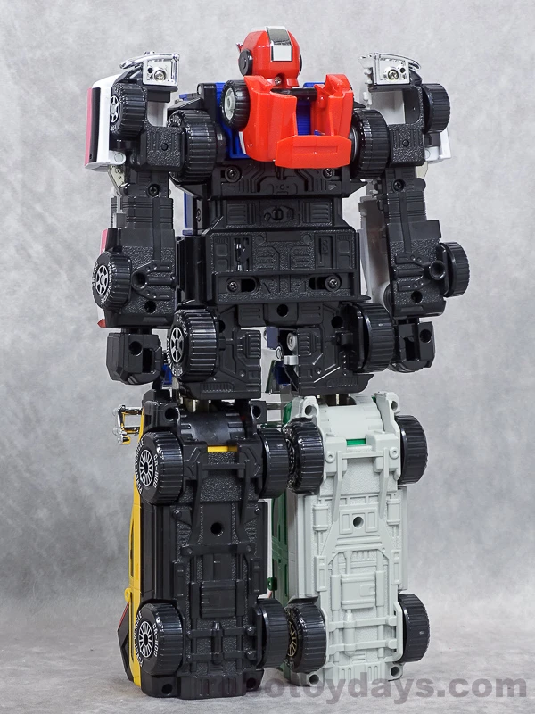 Original DX RV Robo seen from behind with exposed vehicle undersides and wheels.