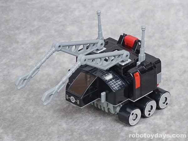 Original Japanese DX GigaWheel 3 in separate vehicle form.