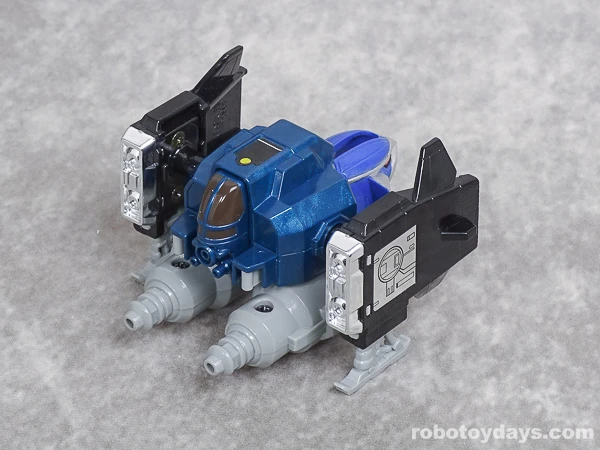 Original DX GigaWing 3 with broad black sides and twin gray barrels.